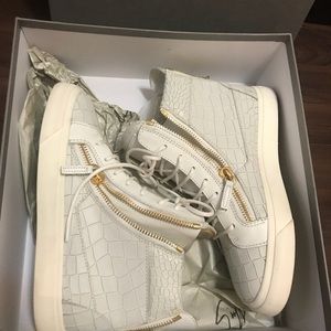 💥SOLD 💥💥100% authentic Giuseppe sneakers